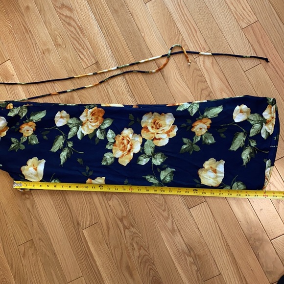 Gorgeous cross tie back jumper - Picture 4 of 9